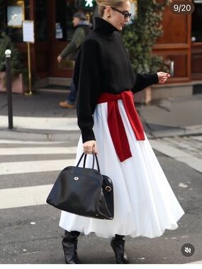 NEW ! EMBROIDERED MIDI SKIRT SIZE XS and M 
FIRM PRICE NO DISCOUNT ON THIS SKIRT